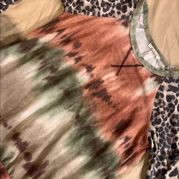 Tie-Dye + Leopard Print Crewneck - Picture 3 of 4